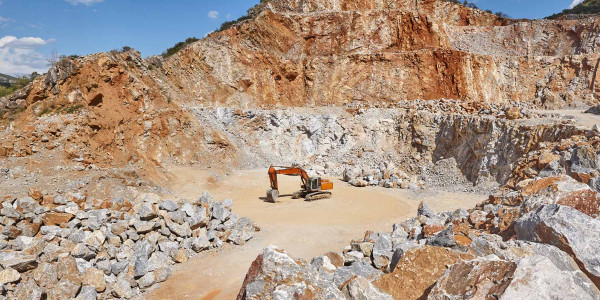 Estudio geofísicos yacimientos minerales